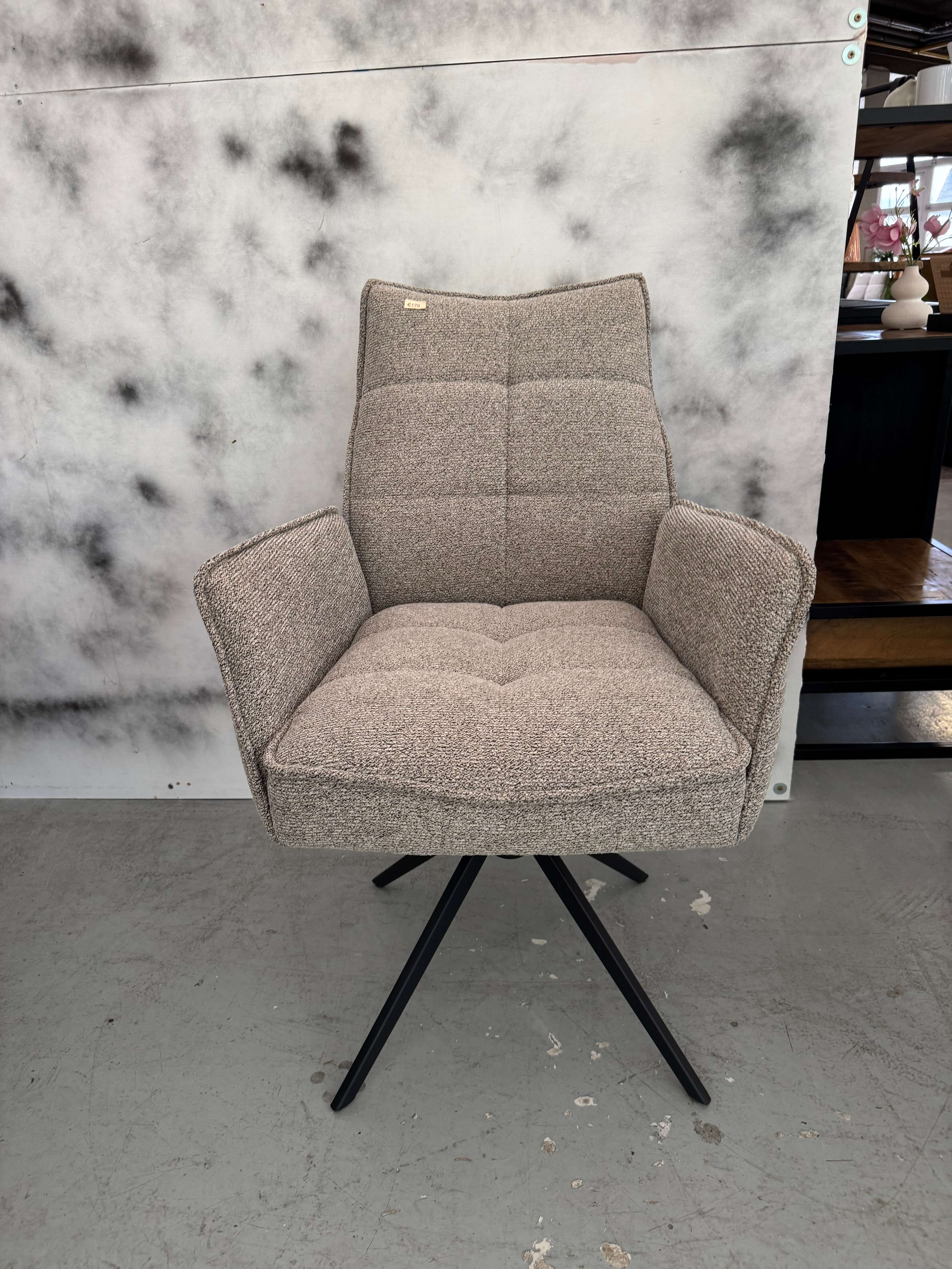 Eetkamerstoel Menno met armleuning