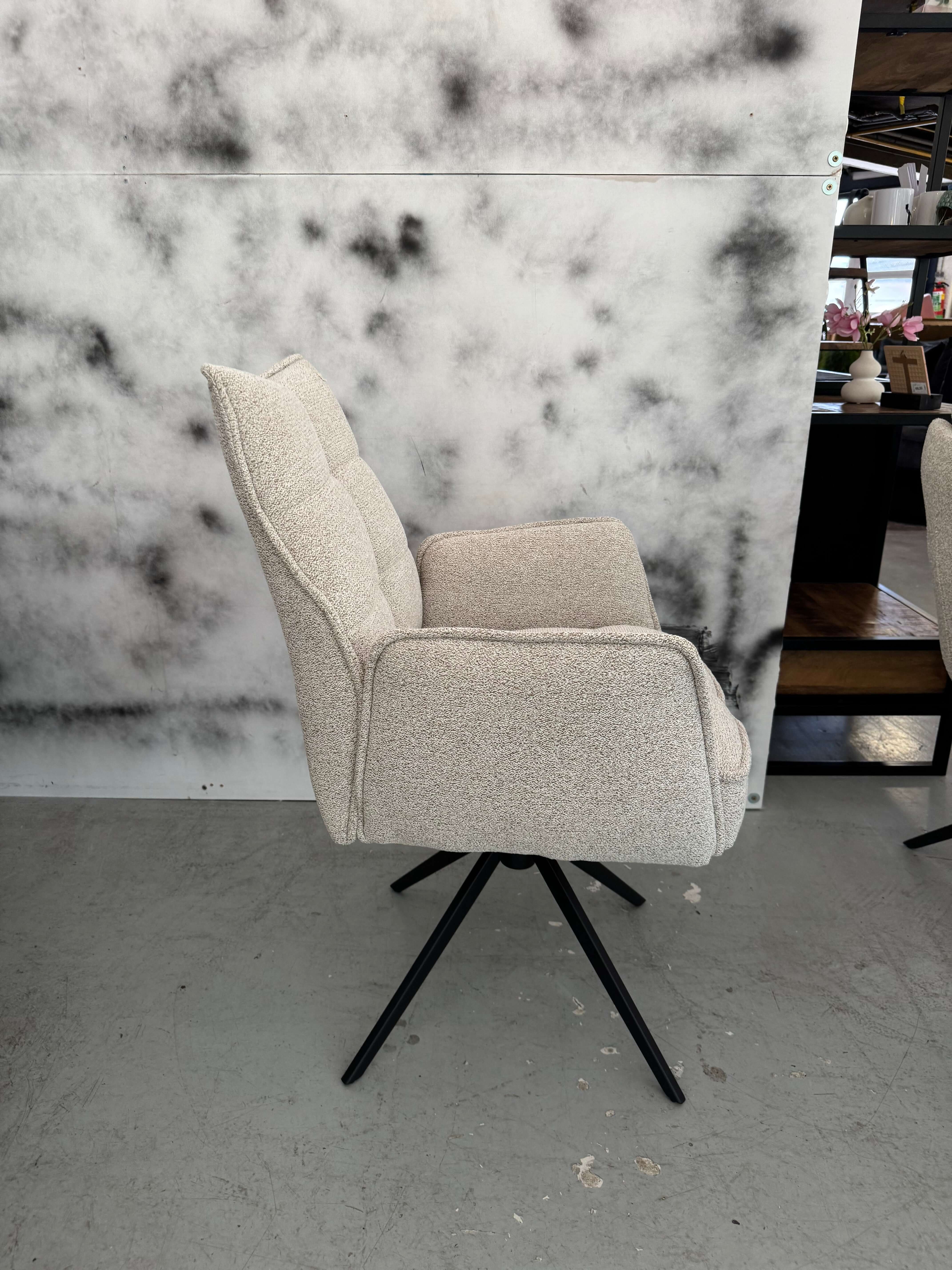 Eetkamerstoel Menno met armleuning