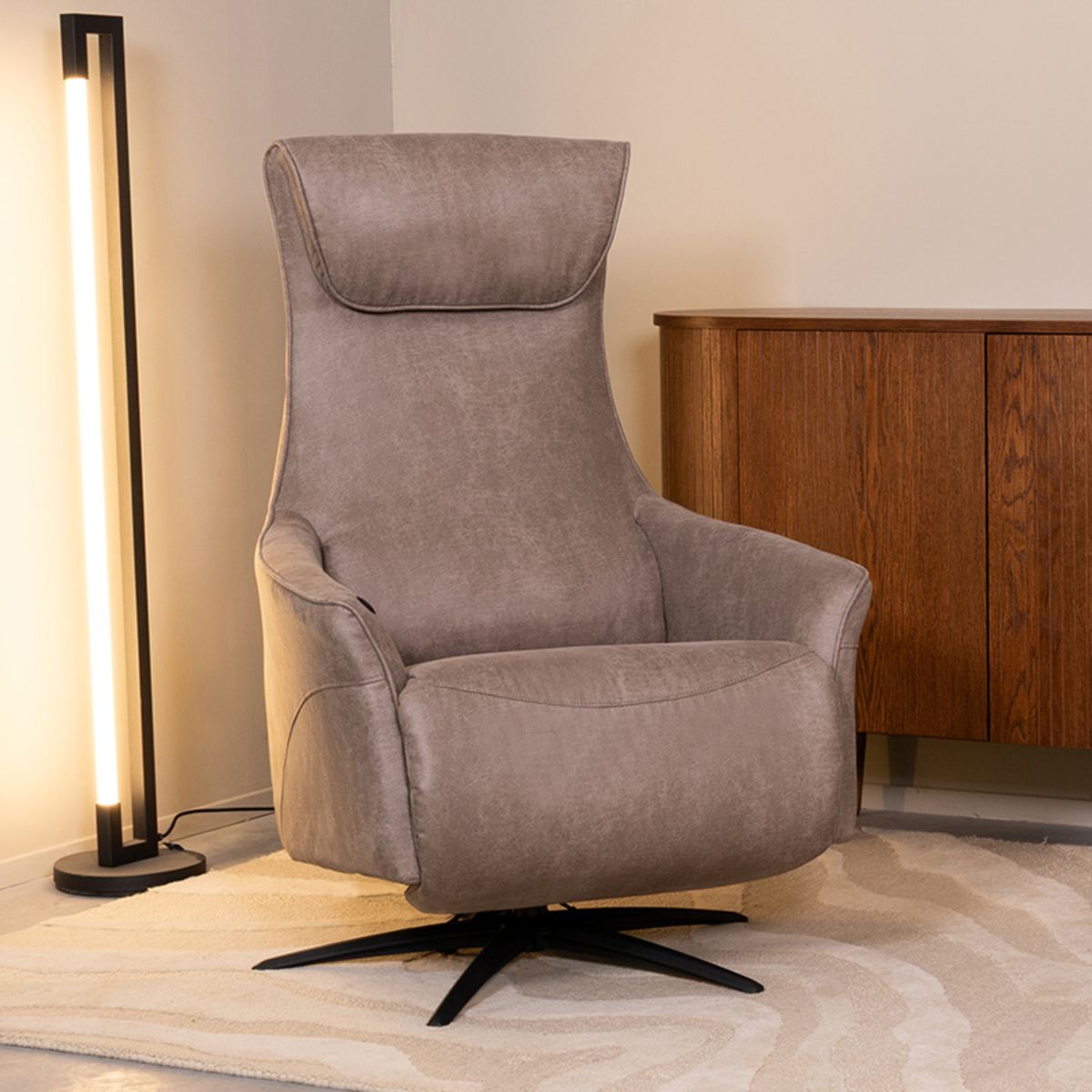 Lund Electric Armchair | Various Colors