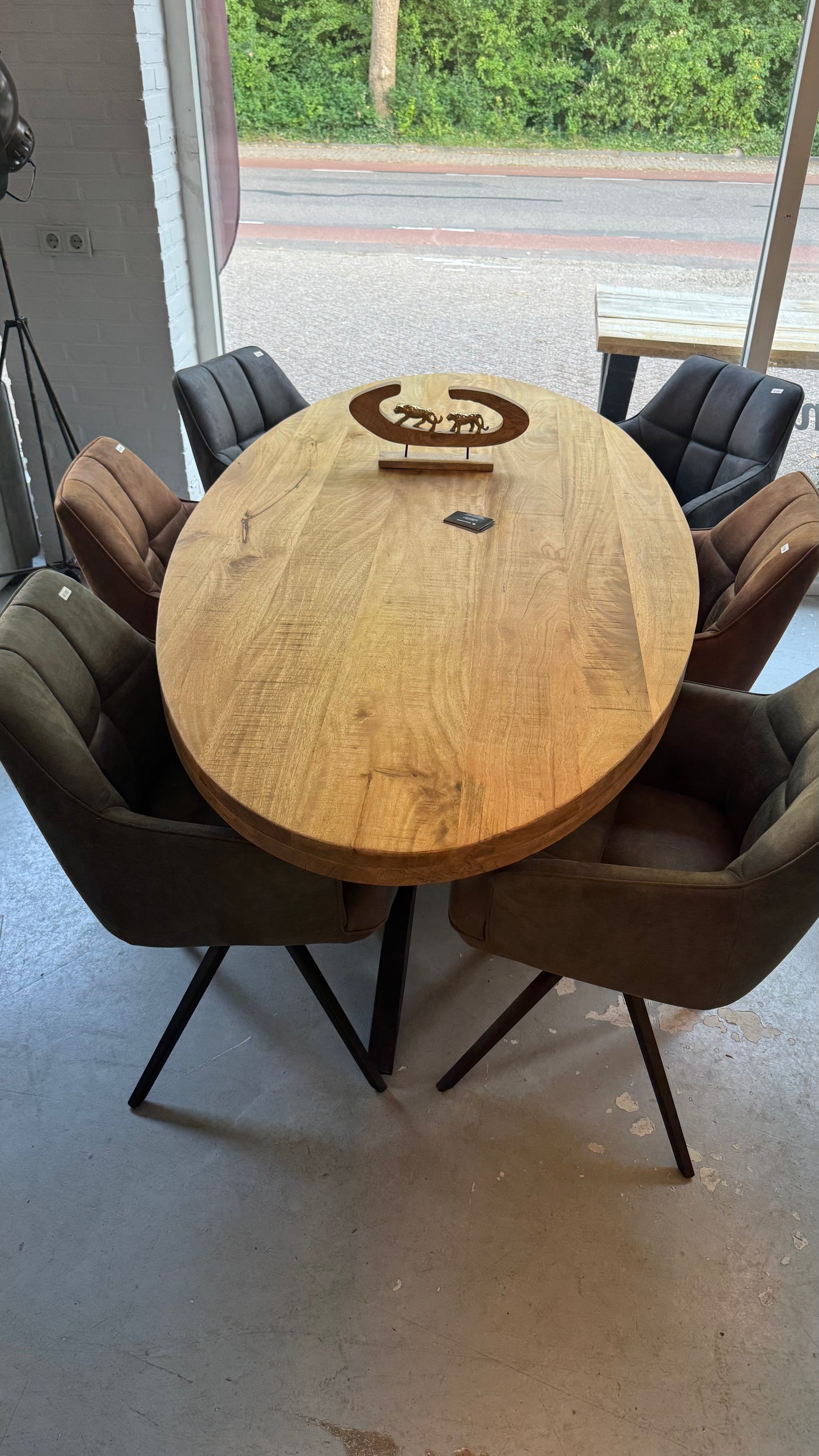 Eettafel gerrit mangohout ovaal